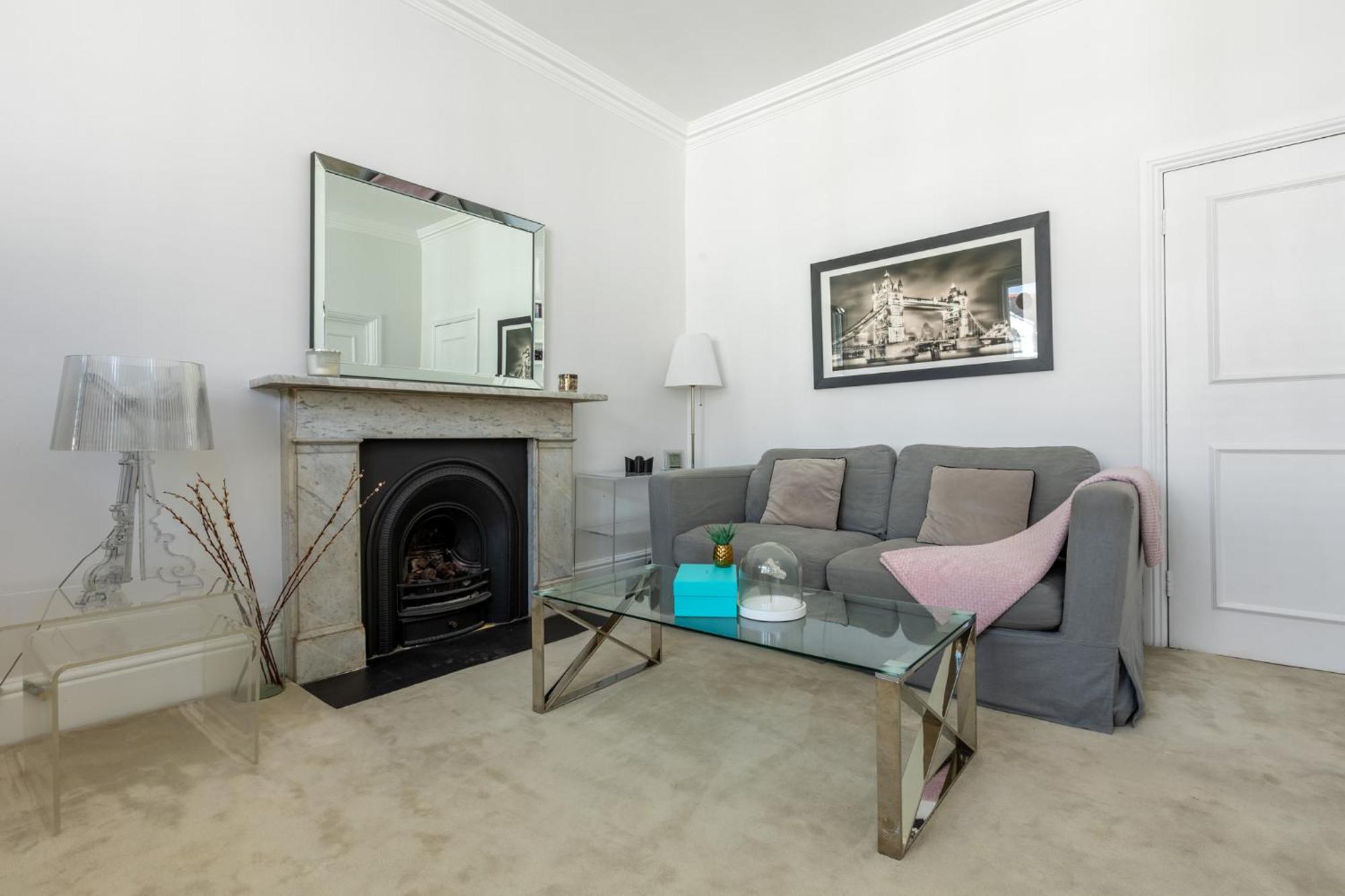 Brigth & Beautiful 1br Flat In Earls Court * Londra