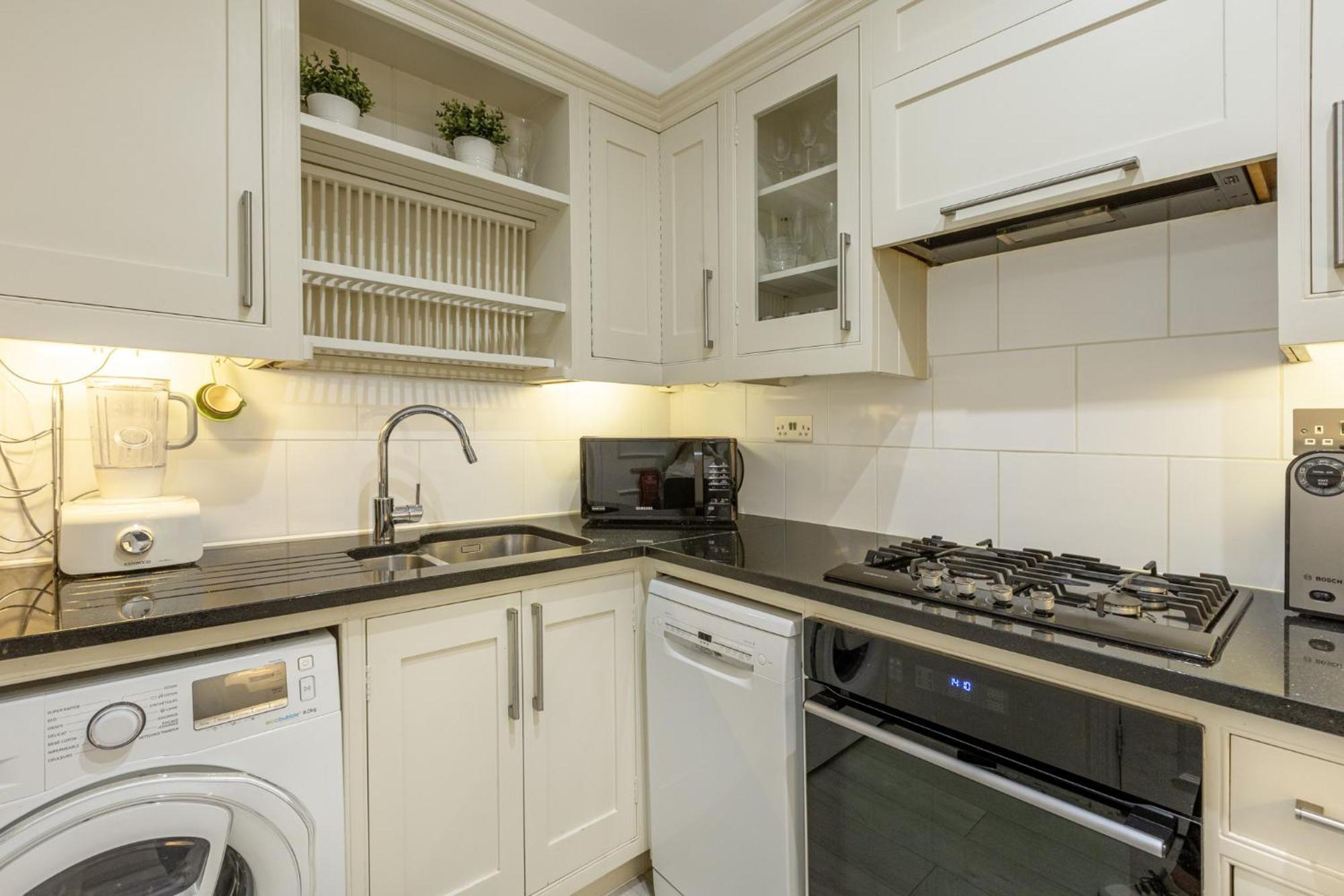 Brigth & Beautiful 1br Flat In Earls Court * Londra